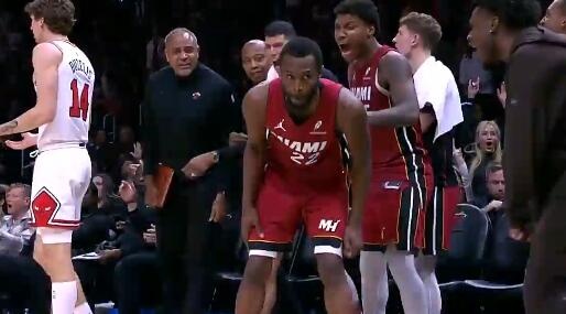 开云app下载-辕门射戟！维金斯底角三分命中还造犯规 可惜加罚没有